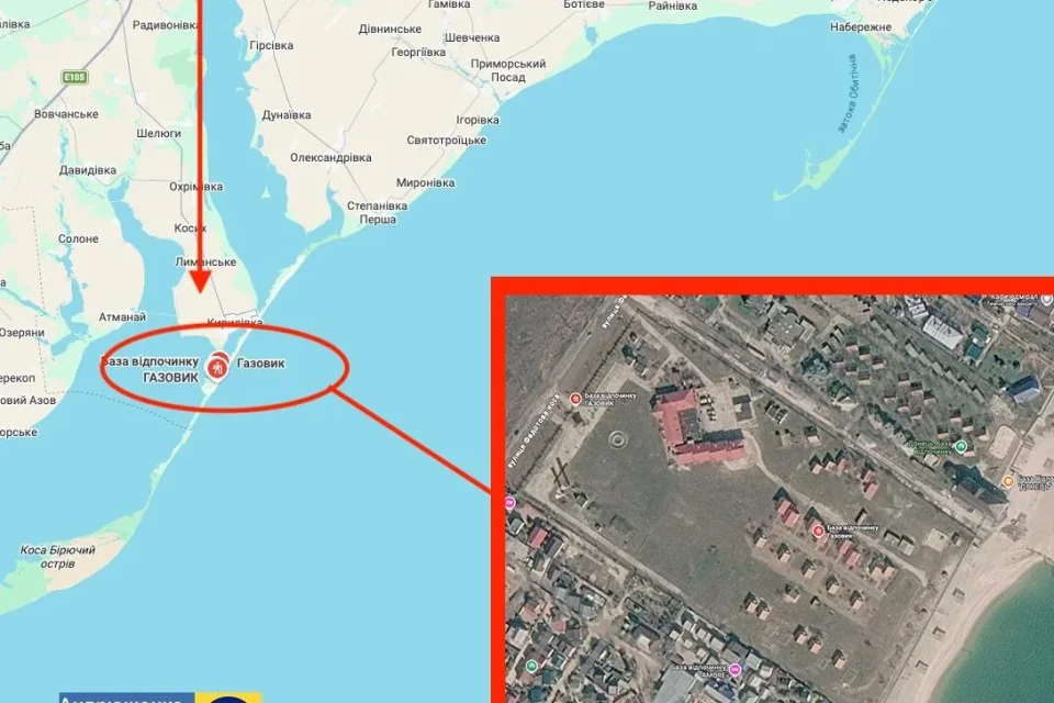 Карта Федотової коси з позначкою бази Газовик і супутниковим знімком